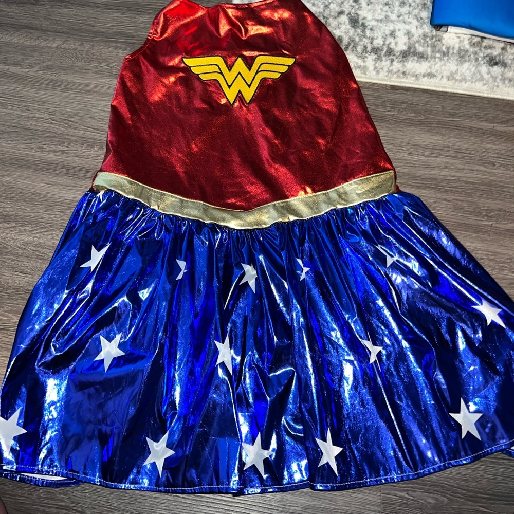 Dog Wonder Woman Halloween costume- XL brand new